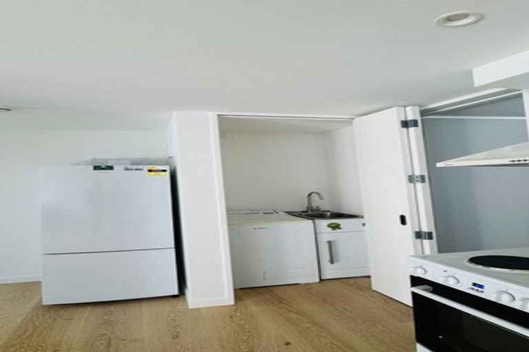 Photo of property in 1/324 Beach Road, Campbells Bay, Auckland, 0630