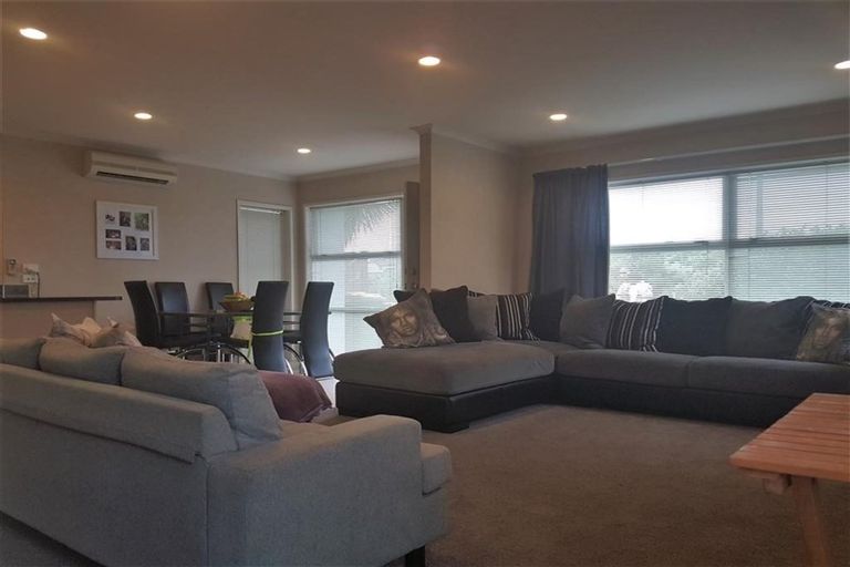 Photo of property in 33 Savona Drive, Flat Bush, Auckland, 2016