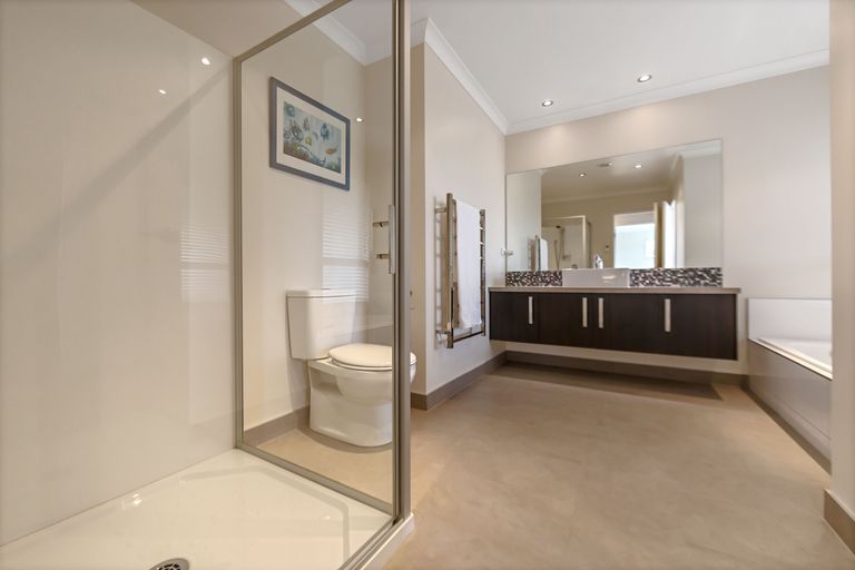 Photo of property in 1 Bridal Place, Silverdale, 0932