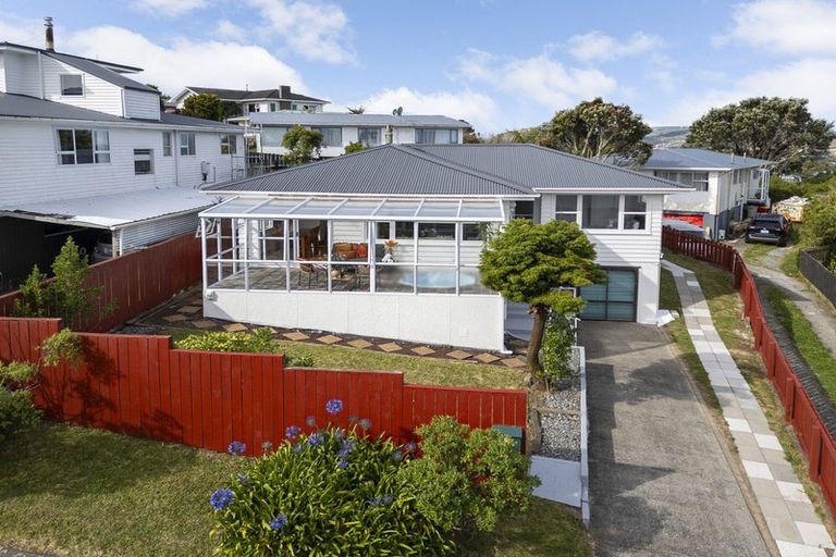 Photo of property in 10 Erris Street, Johnsonville, Wellington, 6037