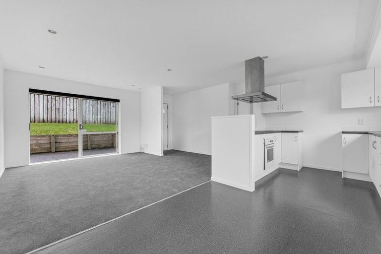 Photo of property in 17 Cretian Crescent, Henderson, Auckland, 0612
