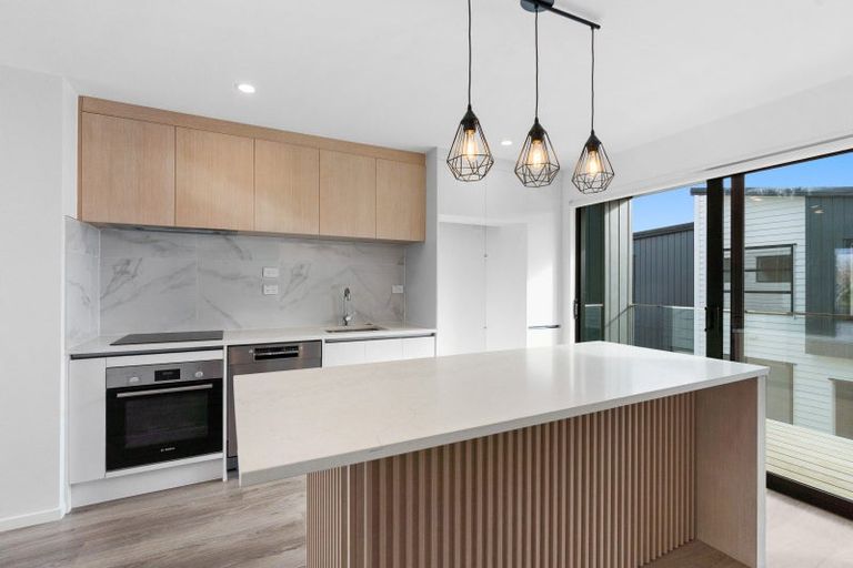 Photo of property in 165b Wiseley Road, West Harbour, Auckland, 0618