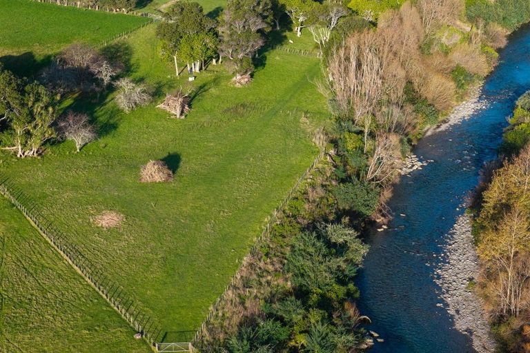 Photo of property in 4 Reikorangi Road, Waikanae, 5036