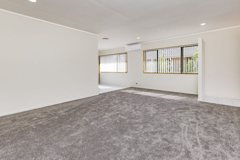 Photo of property in 4b Skilgate Avenue, New Lynn, Auckland, 0600