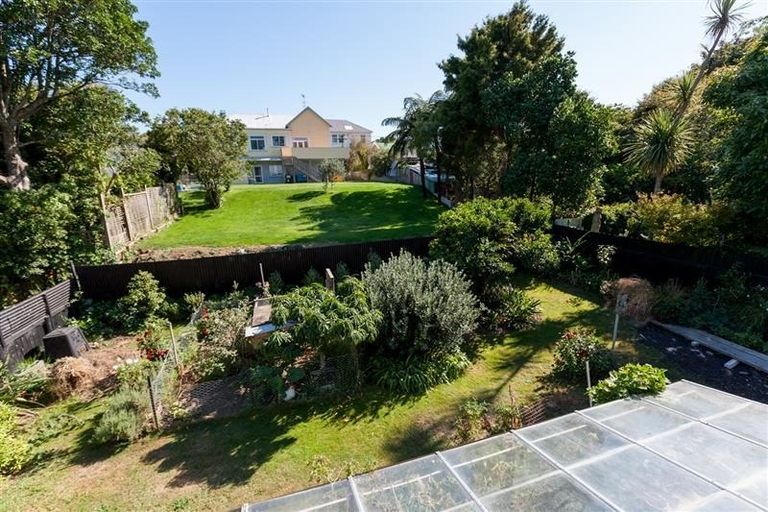 Photo of property in 21 Gilbert Street, New Plymouth, 4310