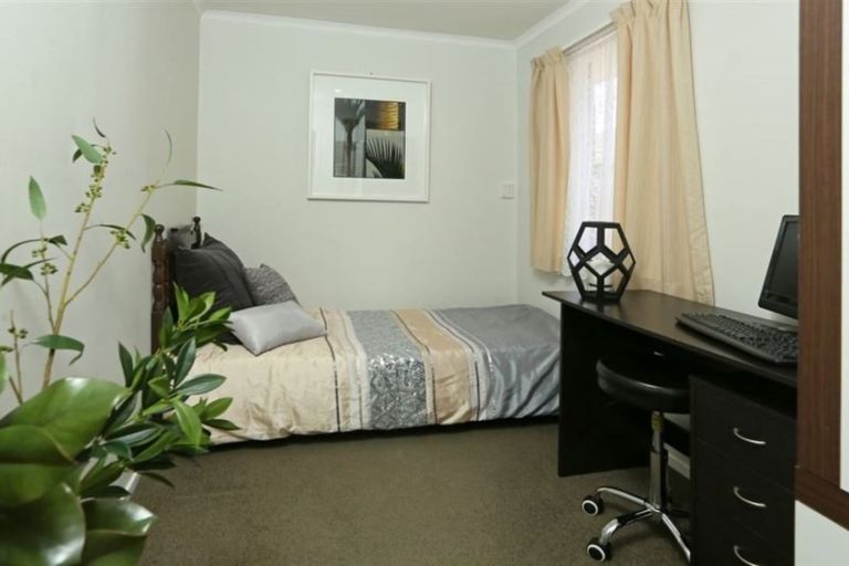 Photo of property in 61 Oreil Avenue, West Harbour, Auckland, 0618