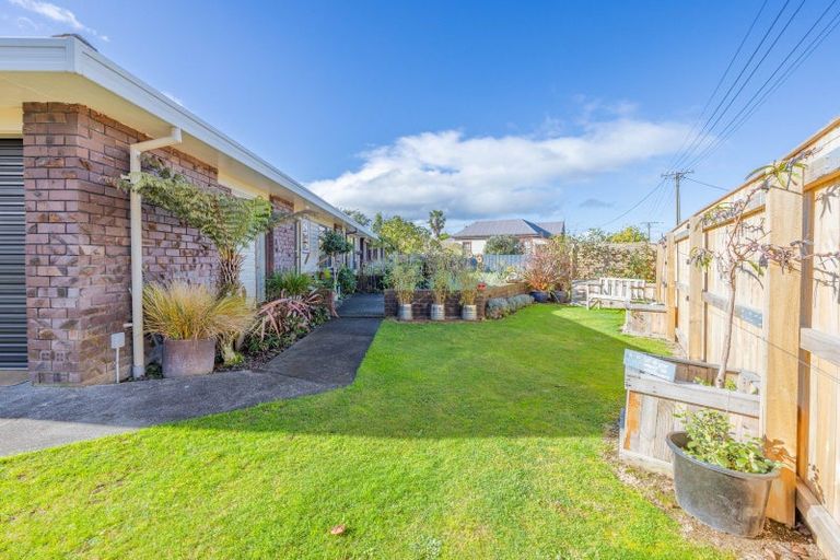 Photo of property in 14a Ruataniwha Street, Waipawa, 4210