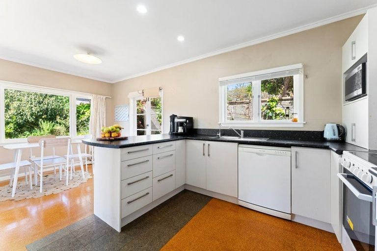 Photo of property in 121 Stredwick Drive, Torbay, Auckland, 0630