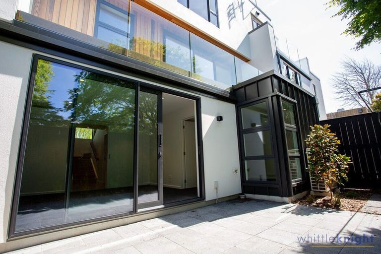 Photo of property in 2/11 Carlton Mill Road, Merivale, Christchurch, 8014