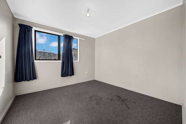 Photo of property in 25 Sharland Avenue, Manurewa, Auckland, 2102