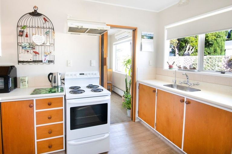 Photo of property in 2/217 Taradale Road, Pirimai, Napier, 4112