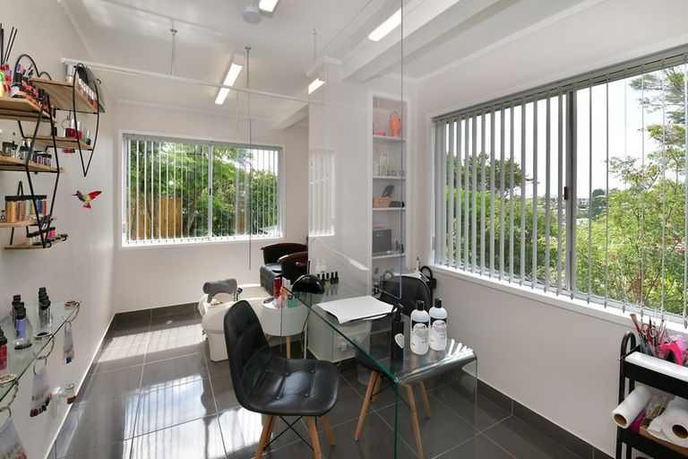 Photo of property in 21 Elliston Crescent, Stanmore Bay, Whangaparaoa, 0932