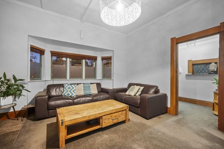 Photo of property in 1/305 Lake Road, Hauraki, Auckland, 0622