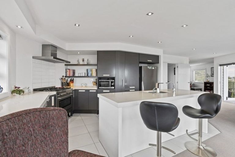 Photo of property in 37a Peter Terrace, Castor Bay, Auckland, 0620