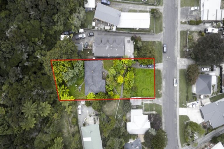 Photo of property in 18 Jocelyn Crescent, Pinehaven, Upper Hutt, 5019