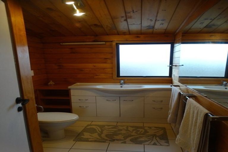 Photo of property in 1/7 Fernbird Place, Massey, Auckland, 0614