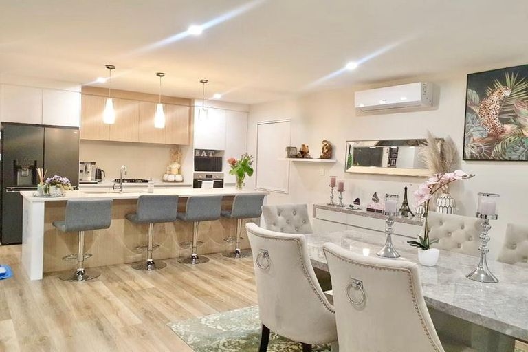 Photo of property in 10 Wairepo Street, Takanini, 2112