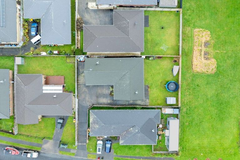 Photo of property in 18 Chic Gardens, Parakai, 0830