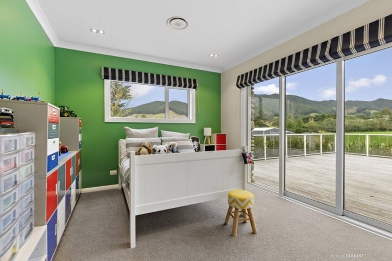 Photo of property in 30 Kakariki Way, Whitemans Valley, Upper Hutt, 5371