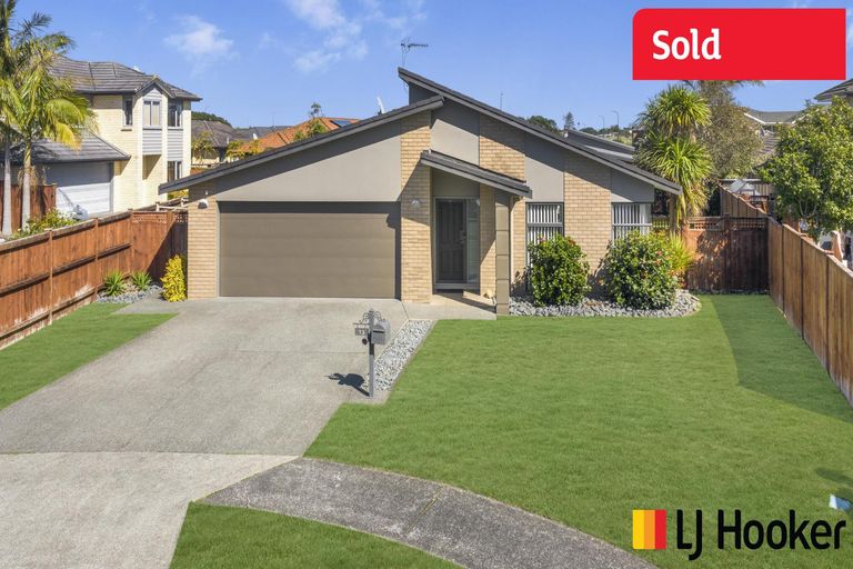 Photo of property in 13 Girvan Terrace, Wattle Downs, Auckland, 2103