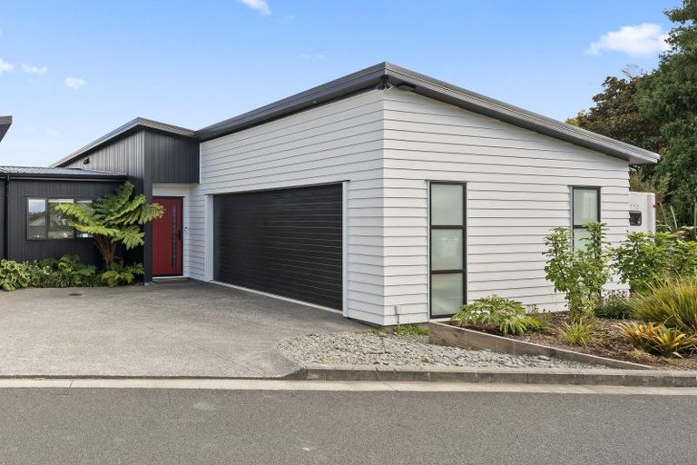 Photo of property in 2 Odlin Lane, Red Beach, 0932