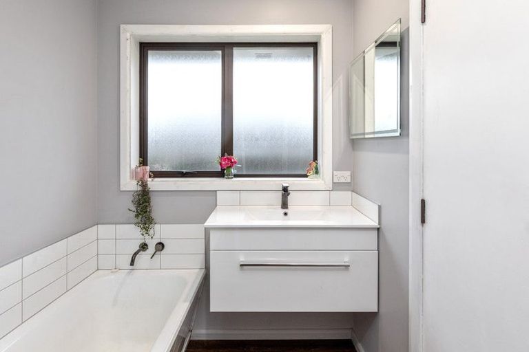 Photo of property in 409 Main Road North, Redwood, Christchurch, 8051