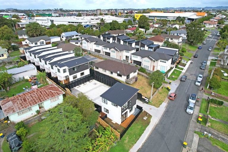Photo of property in 4/29 Tudor Road, Henderson, Auckland, 0610