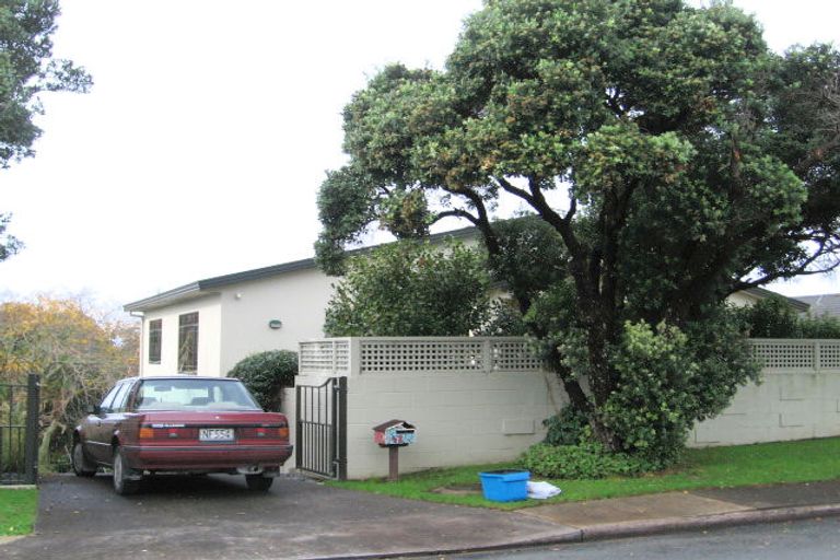 Photo of property in 42 Rosario Crescent, Red Beach, 0932