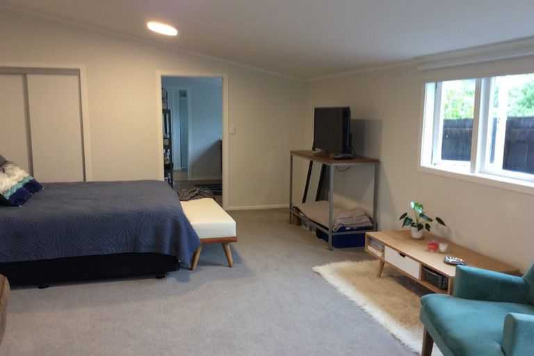 Photo of property in 15 Old Lake Road, Narrow Neck, Auckland, 0624