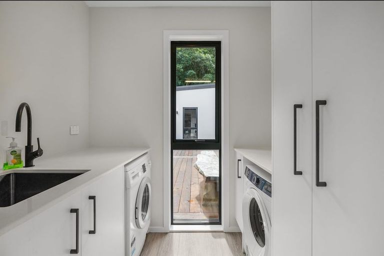 Photo of property in 33a Gillespies Road, Birchville, Upper Hutt, 5018