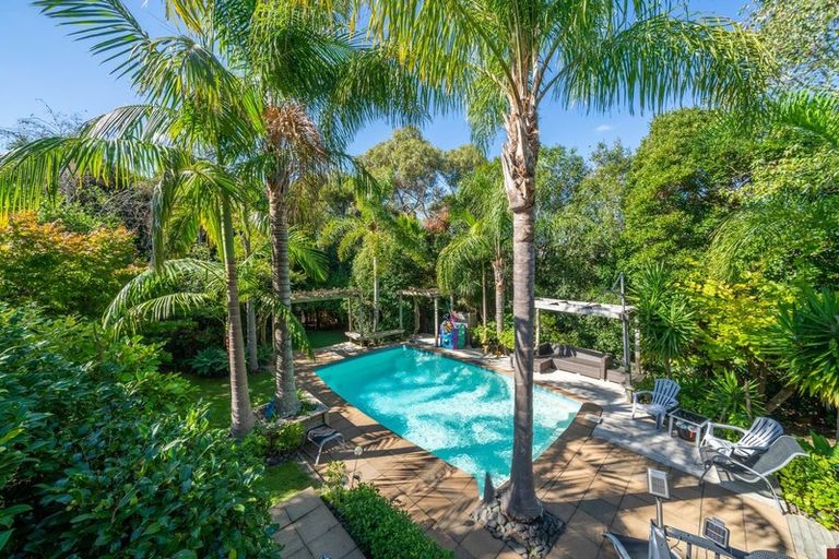 Photo of property in 36 Curacao Place, Half Moon Bay, Auckland, 2012