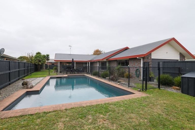 Photo of property in 28 Admiral Crescent, Flagstaff, Hamilton, 3210