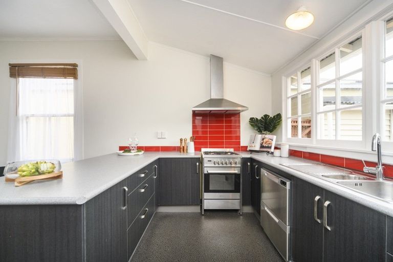 Photo of property in 375 College Street, Hokowhitu, Palmerston North, 4410