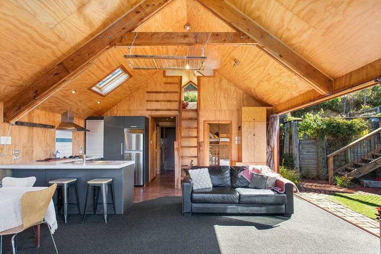 Photo of property in 37 Flinders Road, Heathcote Valley, Christchurch, 8022