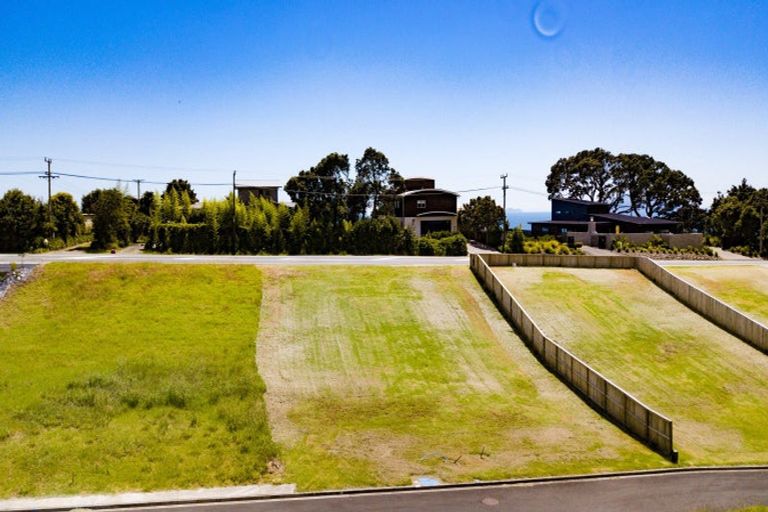 Photo of property in 9 Milky Way, Langs Beach, 0582