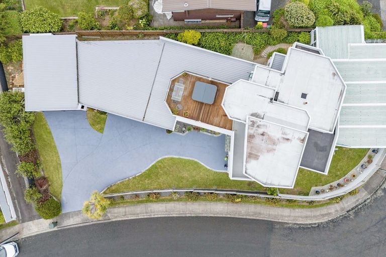 Photo of property in 2 Findlay Street, Moturoa, New Plymouth, 4310