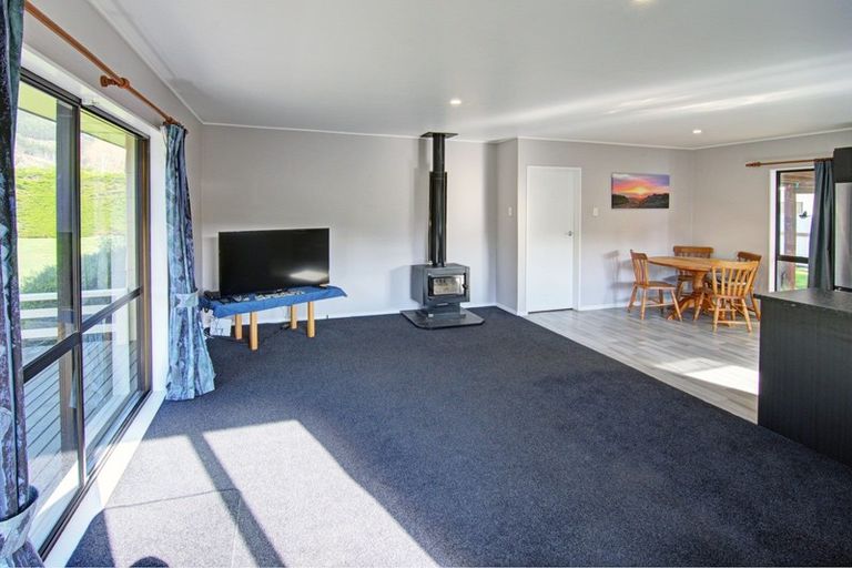 Photo of property in 16 Mclaughlin Drive, Tinui, Masterton, 5889
