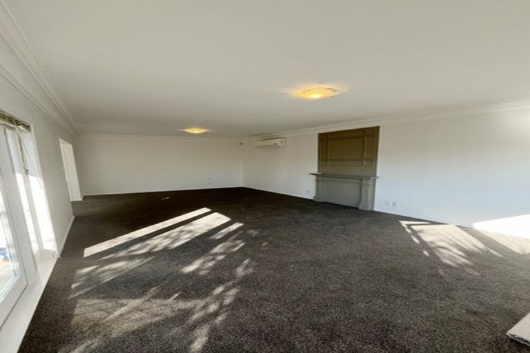 Photo of property in 242 Sturges Road, Henderson, Auckland, 0612