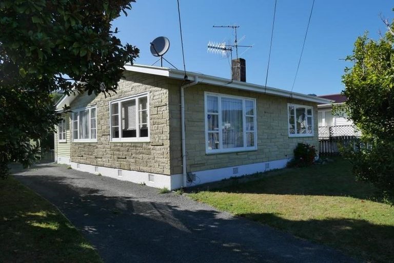 Photo of property in 185 Stokes Valley Road, Stokes Valley, Lower Hutt, 5019