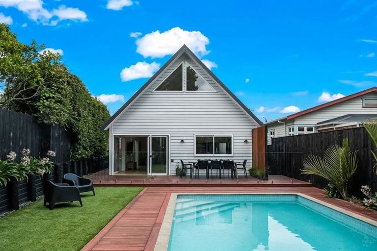 Photo of property in 21 Lloyd Avenue, Mount Albert, Auckland, 1025