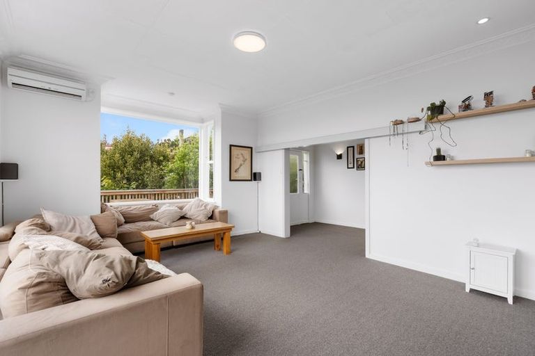 Photo of property in 33 Easther Crescent, Kew, Dunedin, 9012