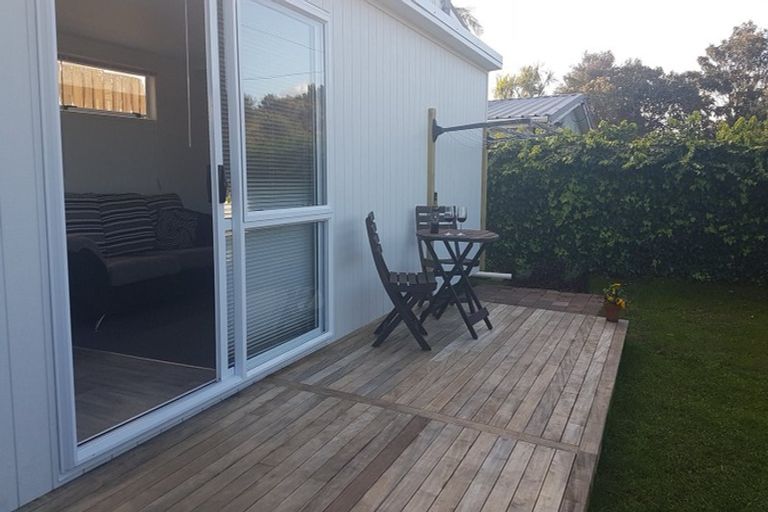 Photo of property in 5 Holgate Avenue, Herald Island, Auckland, 0618