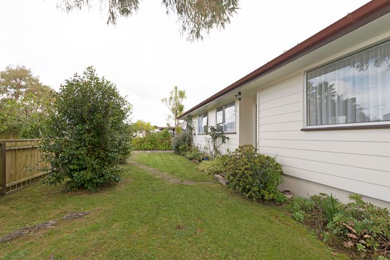 Photo of property in 14 Penfold Place, Henderson, Auckland, 0610