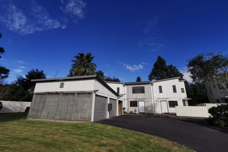 Photo of property in The Grange, 5/92 Bush Road, Albany, Auckland, 0632