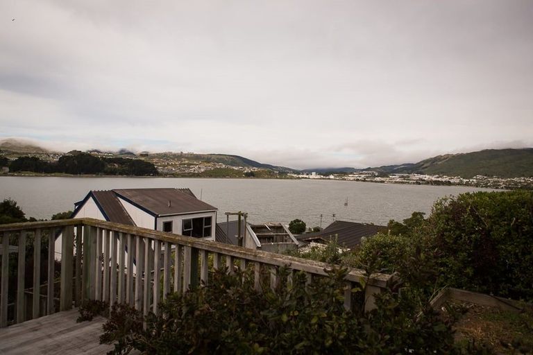 Photo of property in 15 Gloaming Hill, Titahi Bay, Porirua, 5022