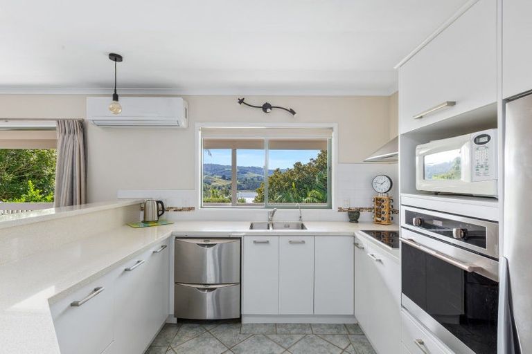 Photo of property in 41 Hammond Avenue, Hatfields Beach, Orewa, 0931