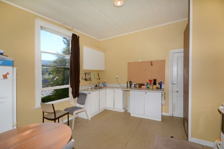 Photo of property in 75 Walton Street, Kaikorai, Dunedin, 9010