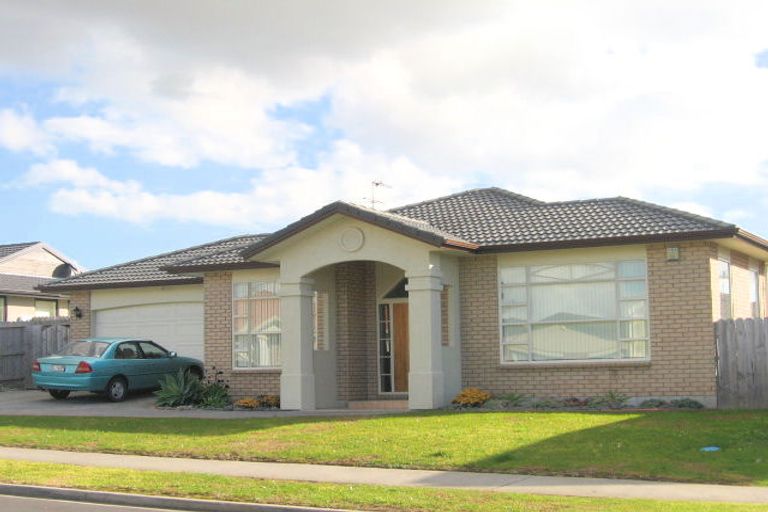 Photo of property in 17 Corrofin Drive, East Tamaki, Auckland, 2013