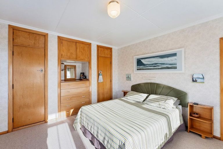 Photo of property in 5 Toi Street, Otaki Beach, Otaki, 5512