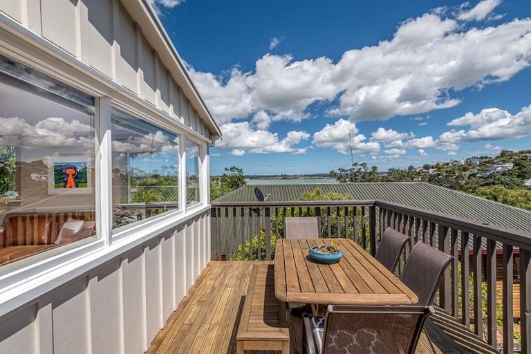 Photo of property in 91 Island Bay Road, Beach Haven, Auckland, 0626